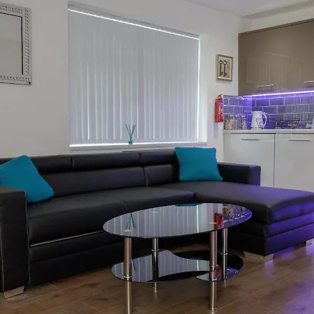 Live In Leeds Greenhill Bungalows-3