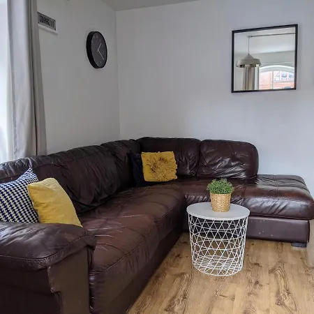 Riverside Apartment York-3