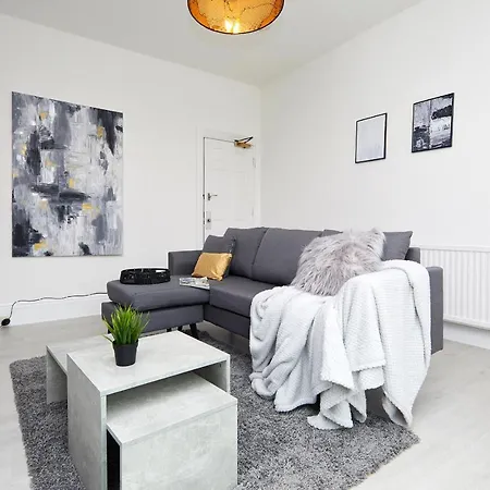 Your Sheffield Stays - Spacious 5 Bedroom House-3