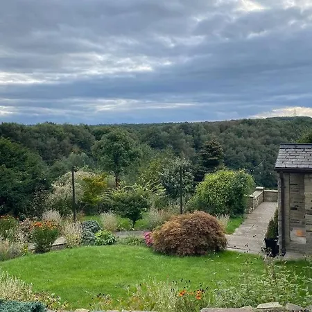 Coach House, 5.8 Acres With Hot Tub And Lake-2