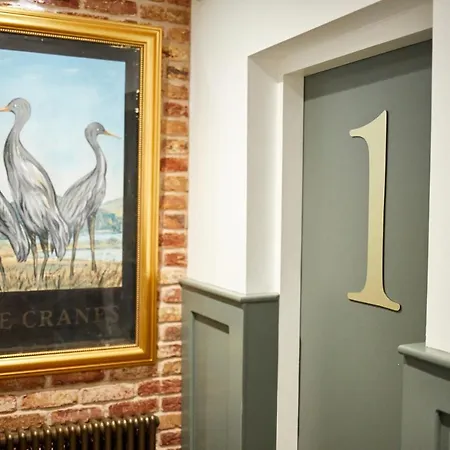 Three Cranes Serviced Apartments-3
