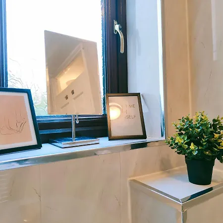 City Centre Apartment- Beautiful Old Town- With Parking-2