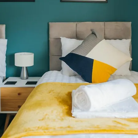 Rookwood House - Spacious Home With Free Parking - Short Stay Leeds-3