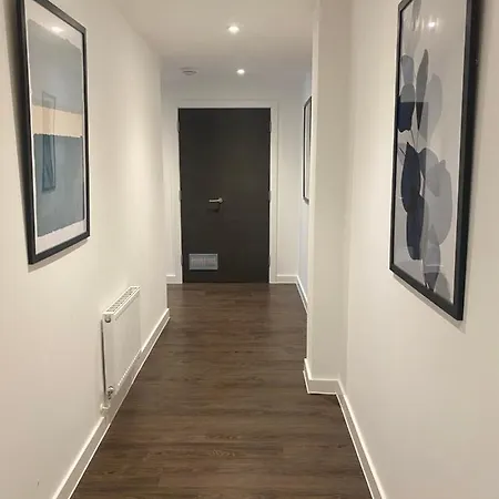 Icona - Brand New City Centre Apartment-3