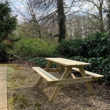 Headingley-Weetwood - Well Equipped Apartment Set In Natural Woodland-2
