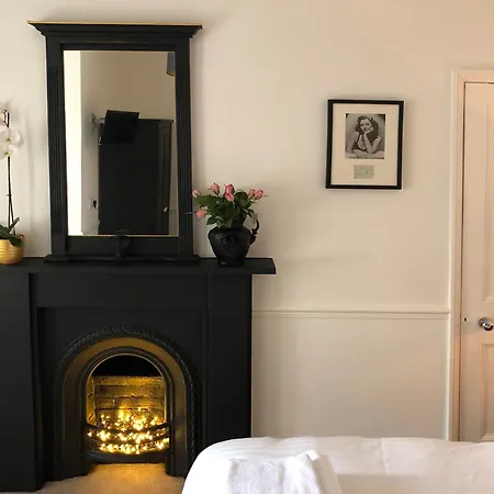 High Tor Guest House-3