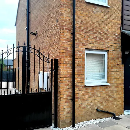 Luxurious 2 Bed House-2