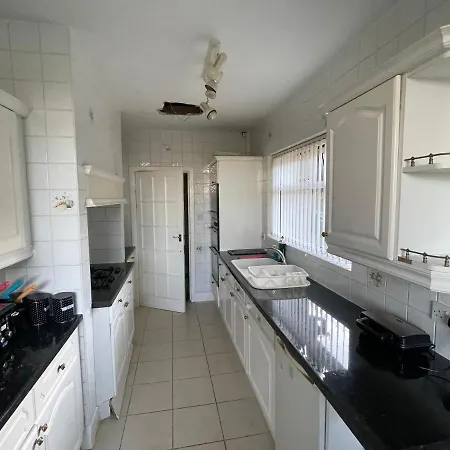 Beautiful 3 Bedroom House-3