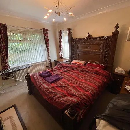 Beautiful 3 Bedroom House-2