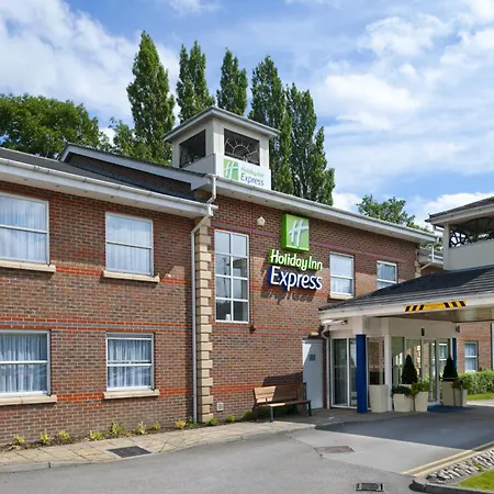 Holiday Inn Express Leeds-East By Ihg-3