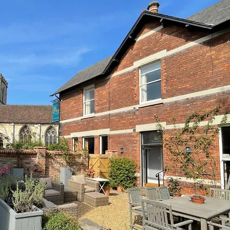 City Centre Luxury Holiday House With Outdoor Bath And Parking-2