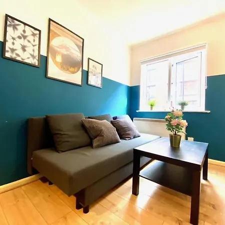 Lovely Apt In City Centre Leeds-2