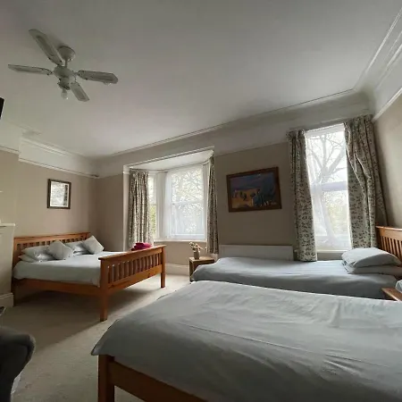 Burton Villa Guest House-3