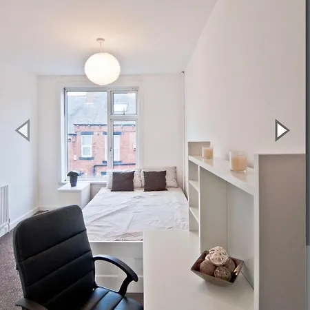 Budget Double Room Close To Leeds University And City Centre-2