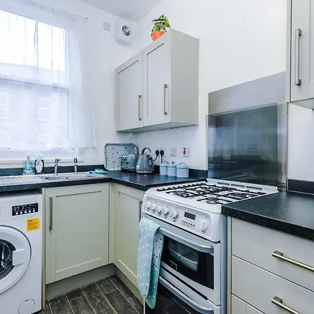 2 Bedroom House - Armley Leeds-2