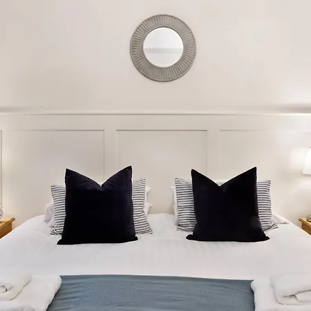 Fountains Guest House - Harrogate Stays With Free Parking-2