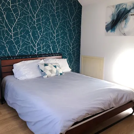 Lovely 3 Beds House 6 Guests King Beds-2