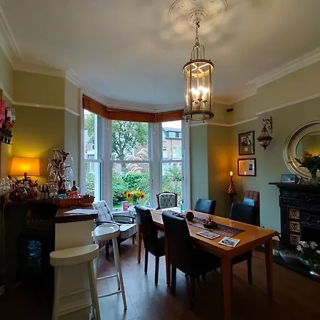 Arden House-3