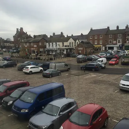 The Three Tuns Hotel Wetherspoon-3