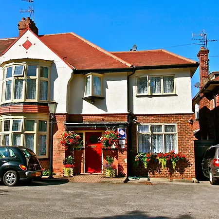 Acorn Guest House In Hull-2