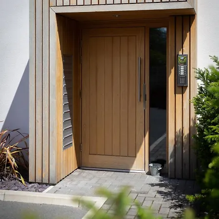 London Mews, Modern Apartment - Sleeps 4-3