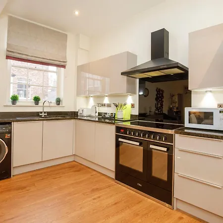 6 Hunter House - Heart Of The City With Free Onsite Parking-3