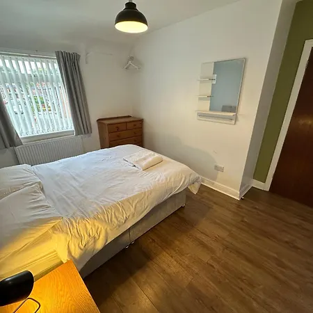 Spacious Stylish Residence-2