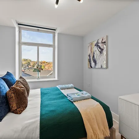 30 Percent Off! Stylish Apartment In Dewsbury -Close To Leeds-3