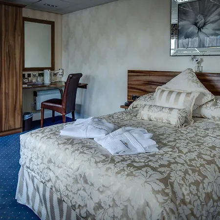 Kings Croft Hotel-3