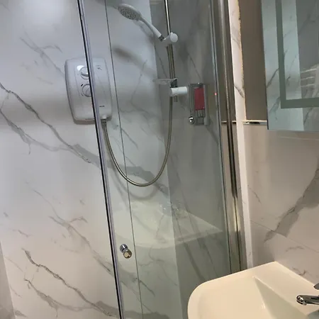 1 Bed Old Town City Studio Near Theatre Suit Work Or Leisure-2