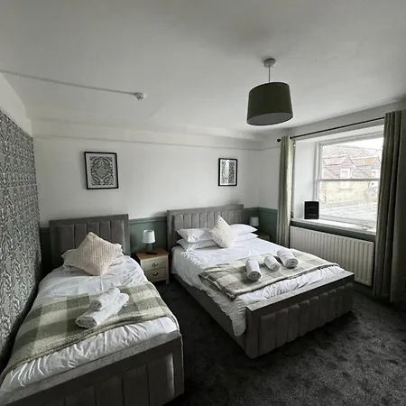 The Golden Lion Hotel-3