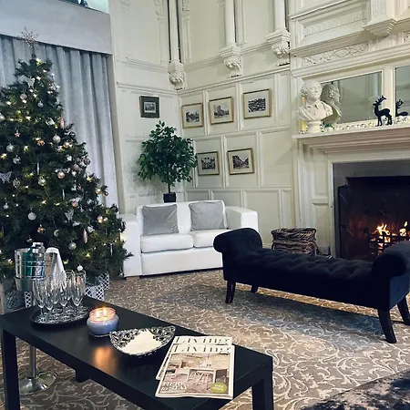The Old Lodge-3