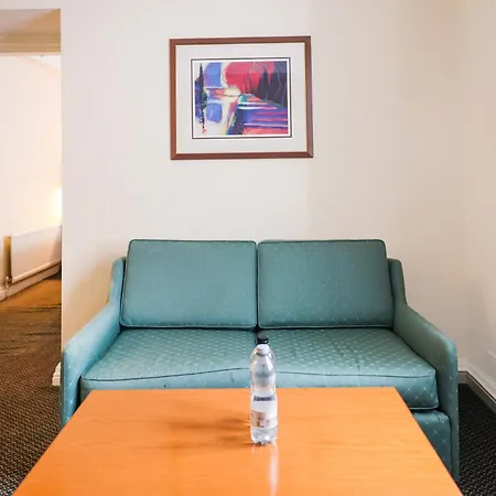 Tong Park Hotel-3