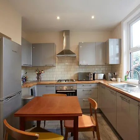 Vas'S York House-2