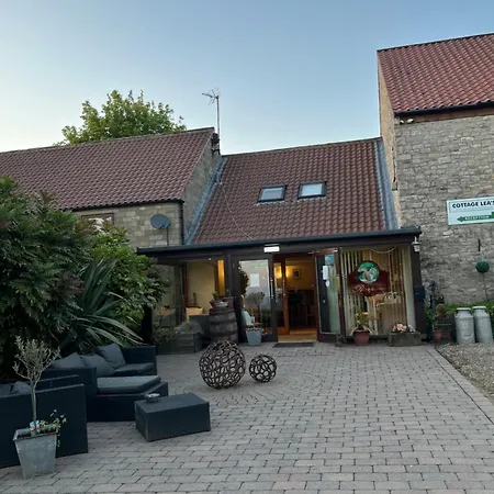 Cottage Lea'S Country Hotel & Restaurant-3