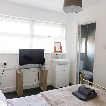 Carlton House Guesthouse-3