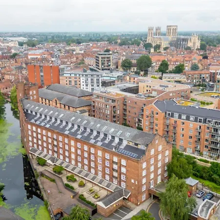 York Cocoa Suites - City Centre Apartments-3