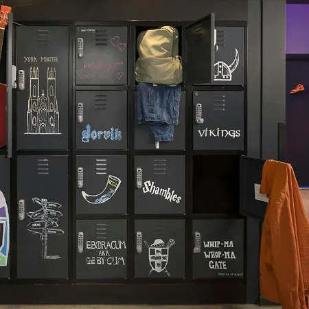 Moxy York-3