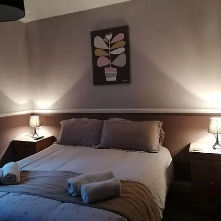 Longcroft Lodge-3