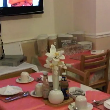 Priory Guest House Cleethorpes-3