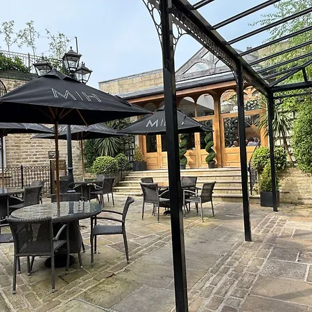 Manor House Lindley-3