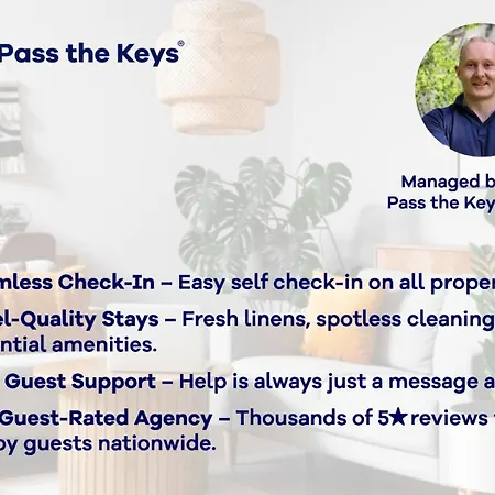 Lockwood St Cosy Central Victorian House In York With Parking Pass The Keys-3