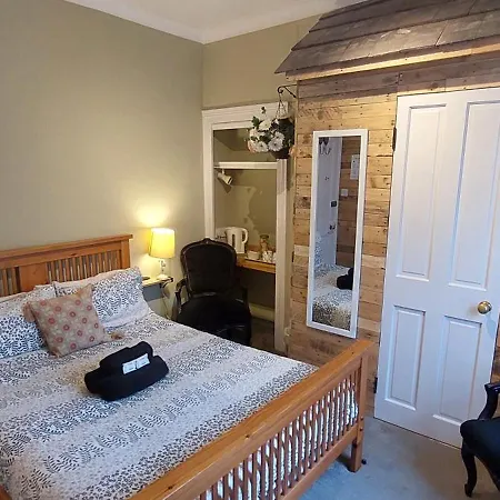 Salisbury Guest House - Free Parking-2