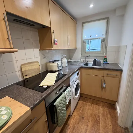 Millers Cottage With Free Allocated Parking-2