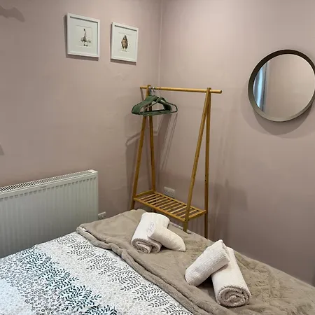 Millers Cottage With Free Allocated Parking-3