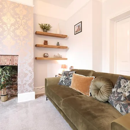 Bootham Apartment 32 - Free Parking - Five Minute Walk To York Minster-3