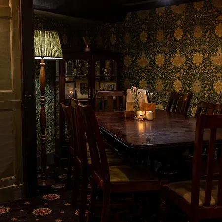 Black Lion Hotel Richmond-3