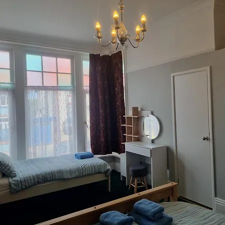The Meltham Guesthouse Scarborough-2