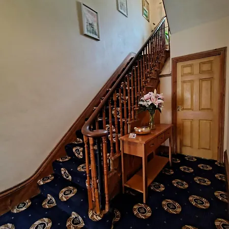 Pinewood House-3