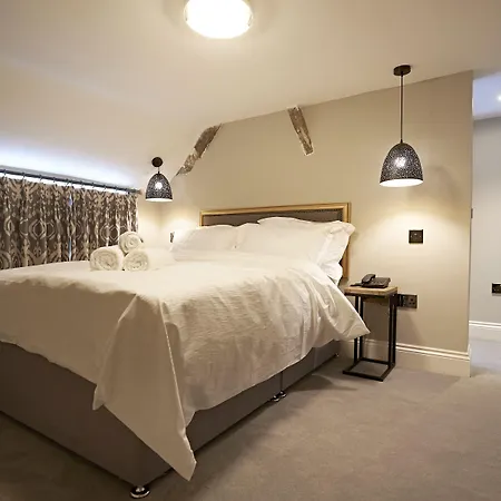 Valentinos Restaurant With Rooms-3